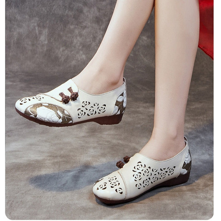 Women Retro Hollow Soft Leather Flat Shoes