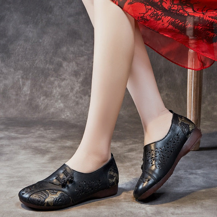 Women Retro Hollow Soft Leather Flat Shoes